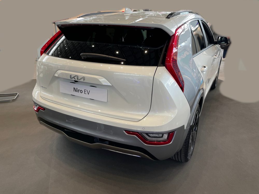 Kia Niro EV 2023 Inspiration 64,8kWh inkl. P5 – Glasdach-Paket + P4 – Sound-Paket  + P3 – Relax-Paket + P2 – Technologie-Paket + P1 – DriveWise-Paket, Bafa, Lieferung und Zulassung